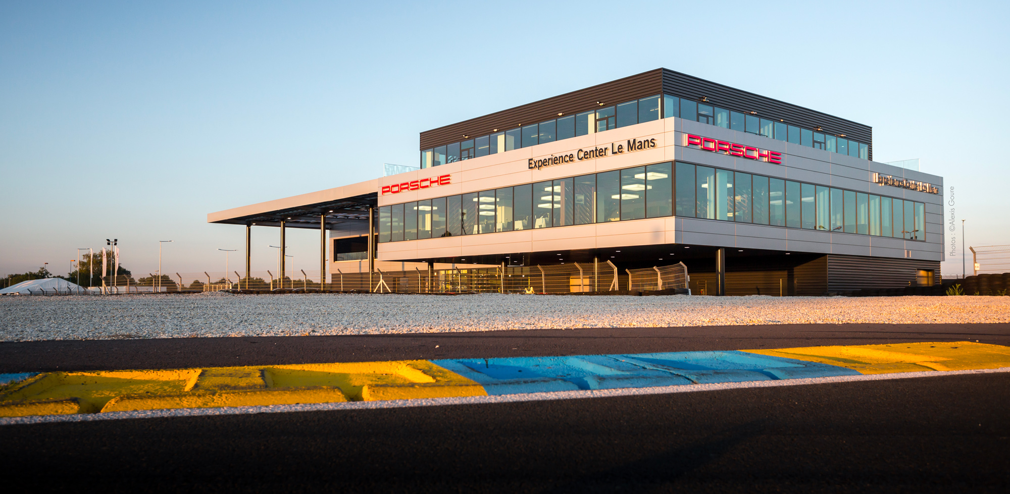 Bâtiment Porsche le mans